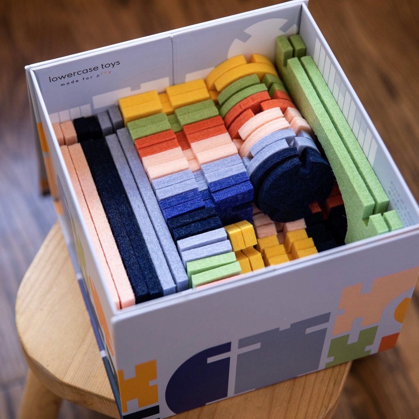 interlocking blocks architectural set + felt board
